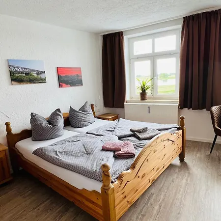 Pension zum goldenen Anker direkt an der Elbe-2